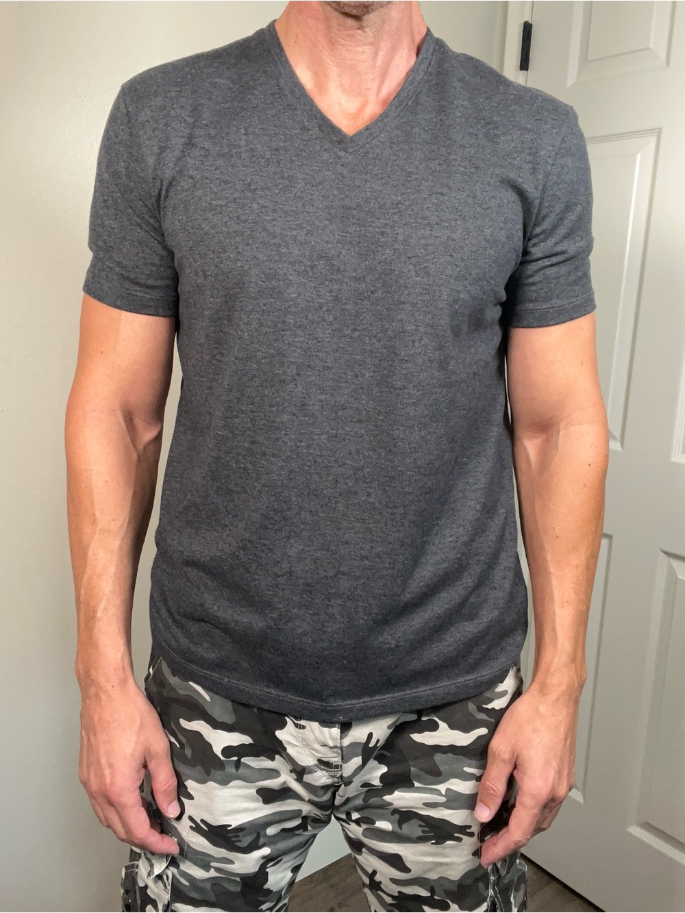John Varvatos Mens V-Neck Short Sleeve T-Shirt - Charcoal Gray